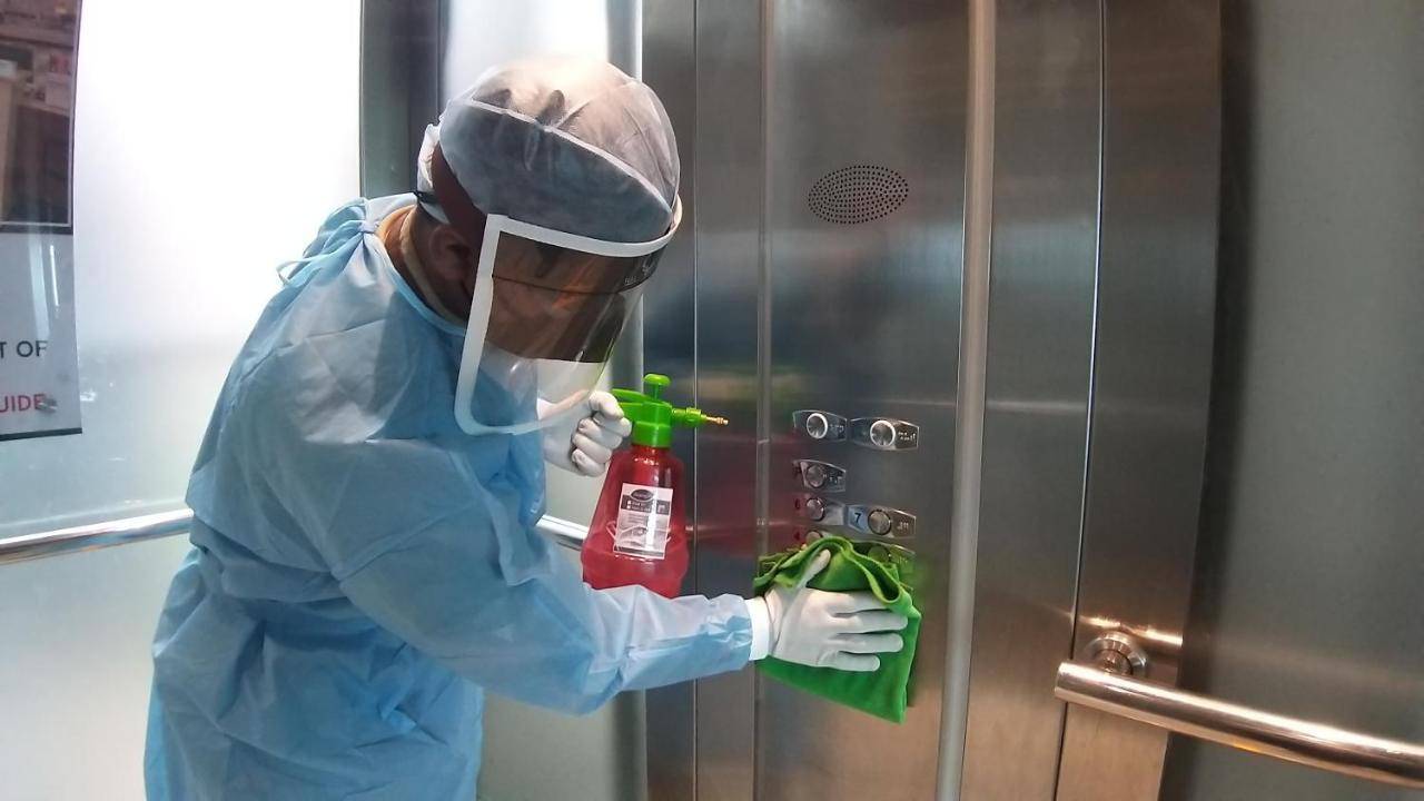 The Orchid Hotel Hinjewadi Πούνε Εξωτερικό φωτογραφία Disinfection of an elevator