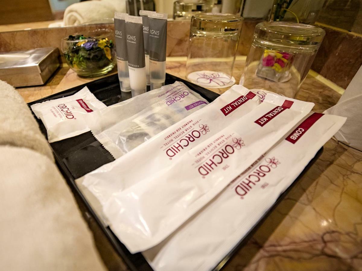 The Orchid Hotel Hinjewadi Πούνε Εξωτερικό φωτογραφία A tray of amenities in a hotel bathroom