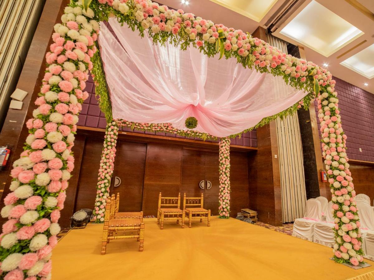 The Orchid Hotel Hinjewadi Πούνε Εξωτερικό φωτογραφία A decorated mandap